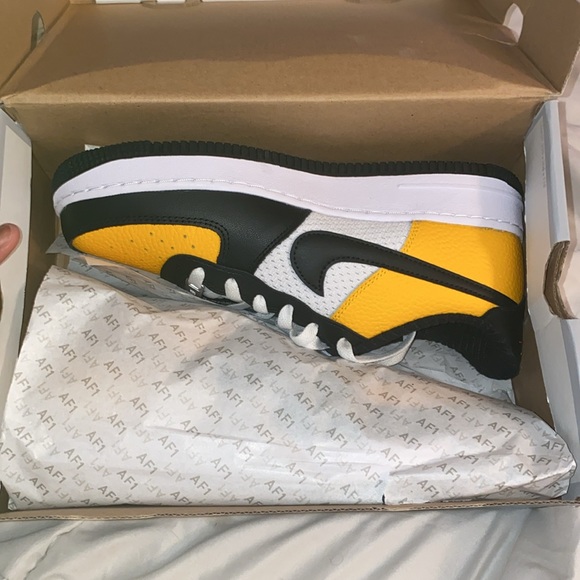 Air Force 1 LV8 GS - Picture 4 of 7